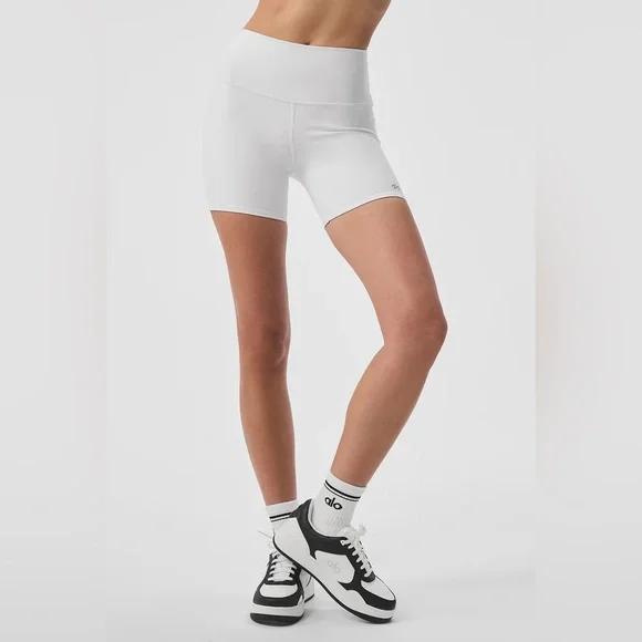 ALO | 5” airbrush shorts white XXS - Picture 6 of 6